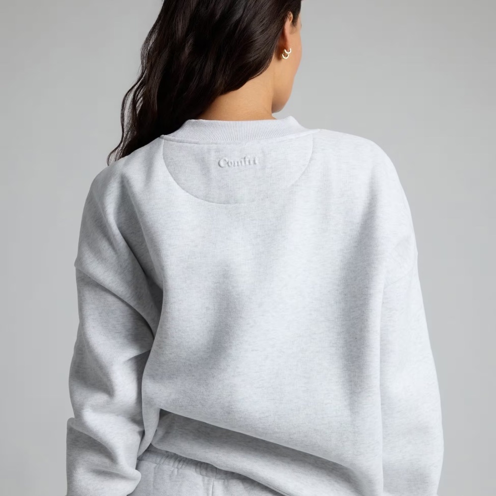 Comfrt Basic Crop Crew - Light Heather Grey NWT - image 2